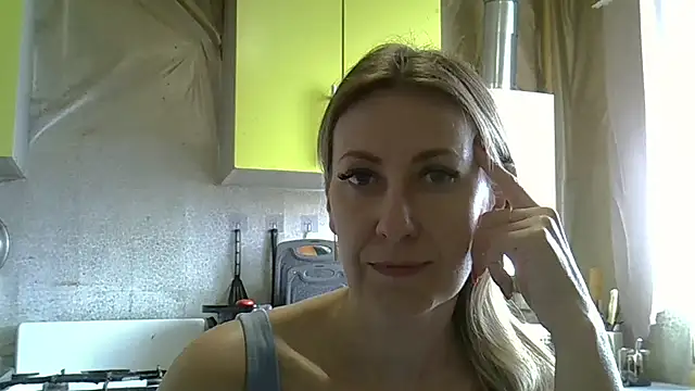 AshleyXHoney online show from March 17, 8:29 am