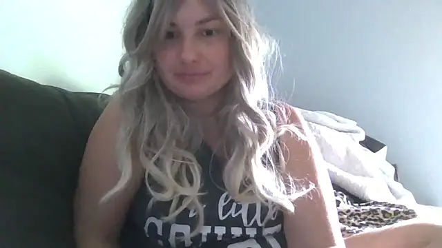 MilfyMrsRobinson online show from June 15, 2:39 pm
