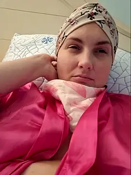 MilfyMrsRobinson online show from March 8, 1:35 am