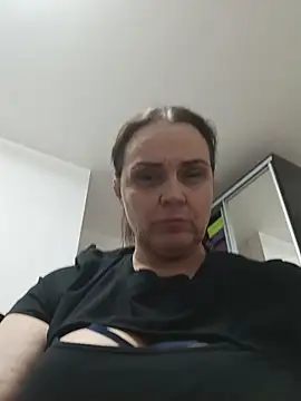 hugebobbs online show from November 7, 2:22 pm