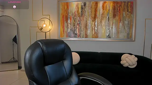 AliceHarper  online show from April 7, 10:34 pm