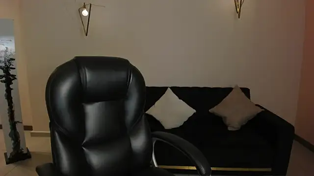 AliceHarper  online show from April 1, 10:18 pm