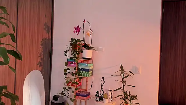 rossth1 online show from October 10, 7:52 pm