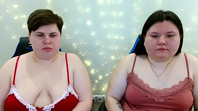 BeckyAndHellen online show from March 25, 10:51 am