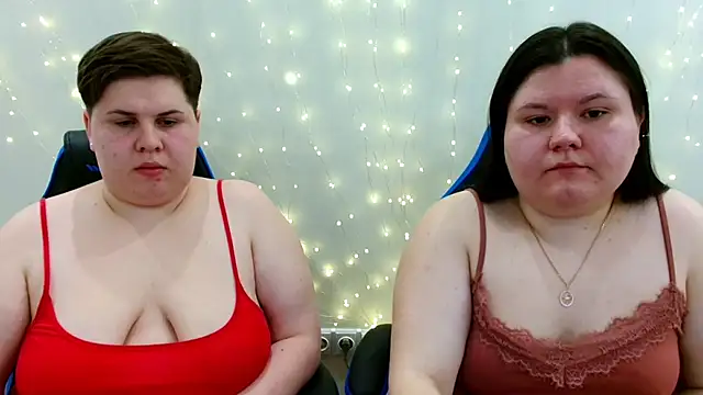 BeckyAndHellen online show from March 8, 8:35 pm