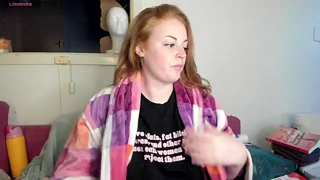 aaprill online show from October 31, 8:07 am