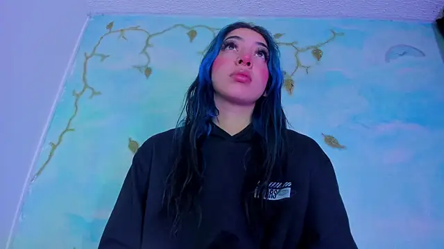 SaturnooStonee online show from December 2, 1:18 am