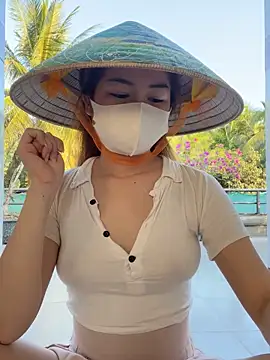 BabyThree  online show from March 6, 10:10 am