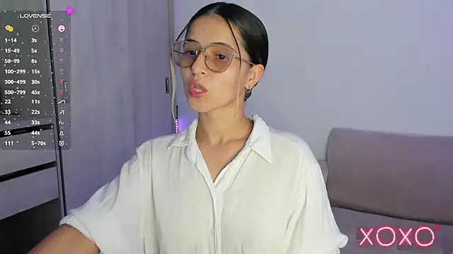 Lilacutte  online show from December 22, 4:21 pm