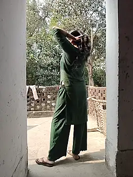 Miss Ayesha online show from March 5, 4:08 am