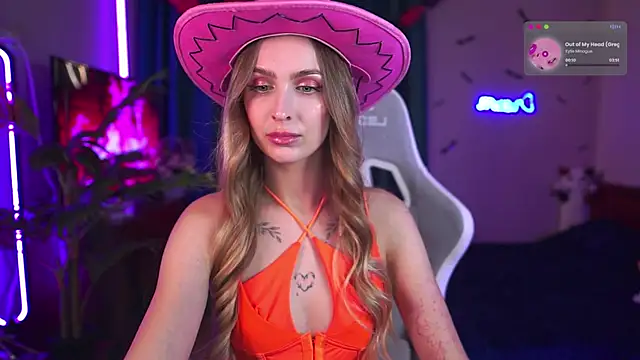 Kamila icee online show from October 31, 10:14 pm