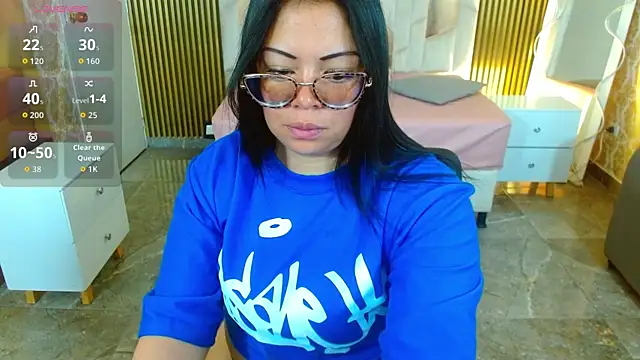 martinna tay online show from November 29, 3:43 am