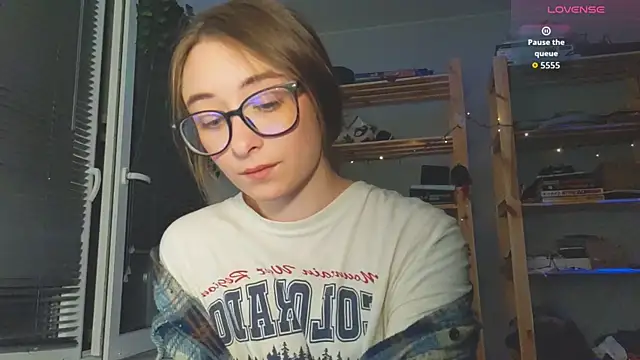 Snapshot of monlight__dana chatting on October 5, 10:37 pm monlight  dana online show from October 5, 10:37 pm