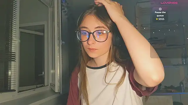 Snapshot of monlight__dana chatting on September 21, 7:01 pm monlight  dana online show from September 21, 7:01 pm