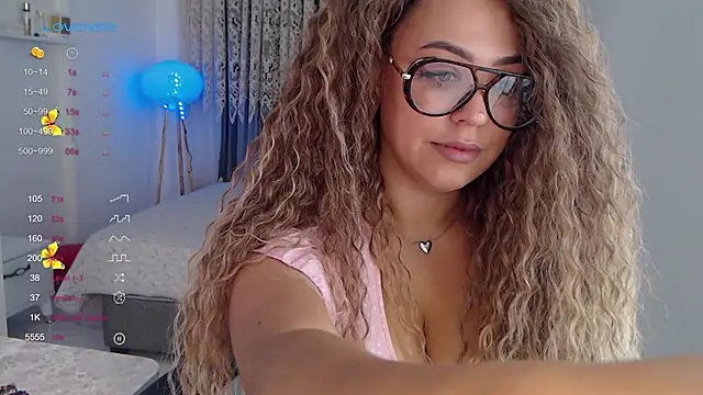  Just a queen 3 online show from November 17, 9:10 am