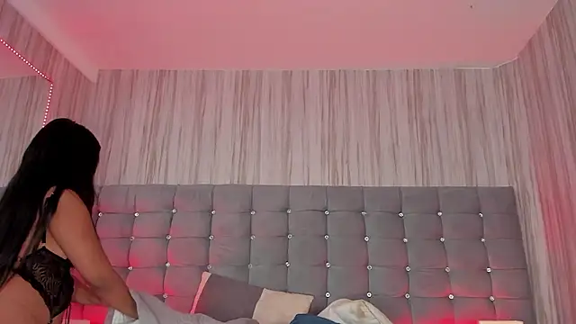 Poacahontasfg online show from February 17, 4:01 am