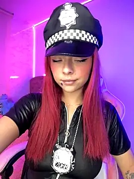 Snapshot of Yovng___Lau chatting on October 19, 5:09 am Yovng Lau online show from October 19, 5:09 am