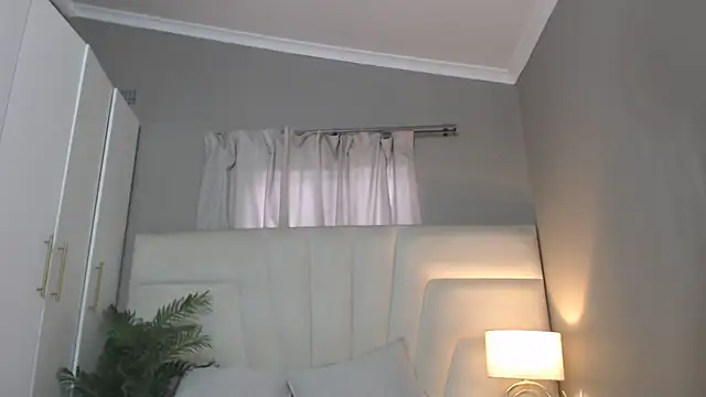 naughtyblackdolie online show from November 17, 7:53 am