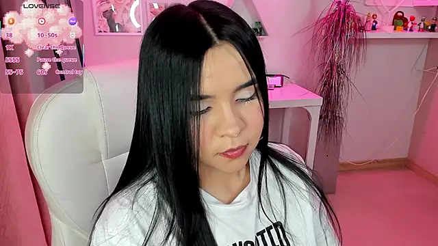 Hanna  Becker  online show from February 16, 9:36 pm