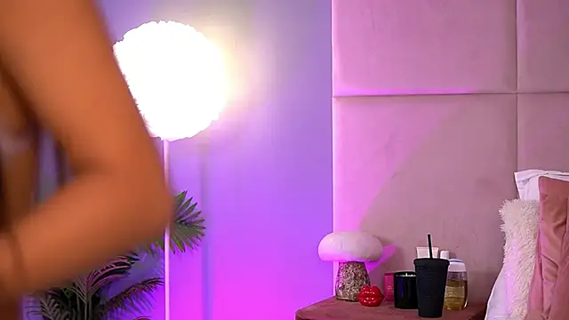 AlmaLuv online show from February 11, 4:58 am