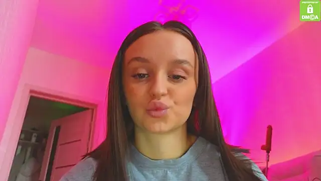 Katy perry  online show from December 5, 3:39 am