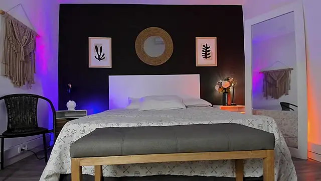 VioletPaket online show from November 23, 2:19 pm