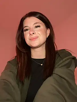 Mia-Minou online show from March 17, 9:30 pm