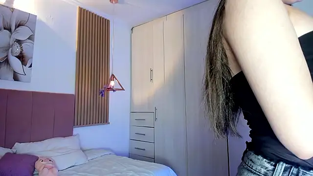 mia nevaeh online show from March 22, 8:04 pm