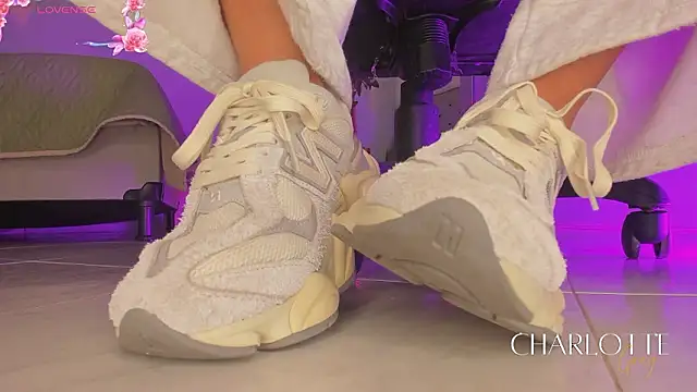 charlotte  grey online show from March 4, 8:26 pm