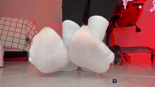 charlotte  grey online show from April 8, 8:55 pm