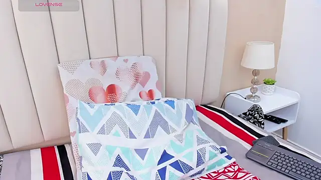 Mia thompson 19 online show from February 12, 7:48 pm