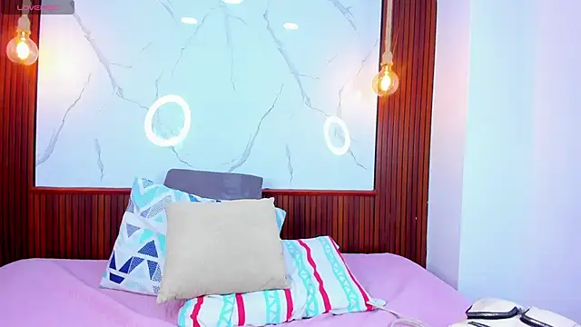 Mia thompson 19 online show from March 5, 8:37 pm