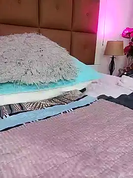 ELLA KELLY online show from March 5, 2:02 pm