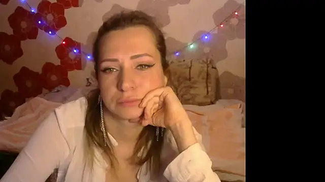 Queen Daenerys online show from November 9, 7:10 pm