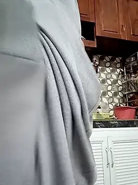    Erin    online show from November 16, 3:30 am