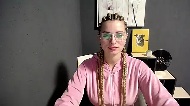 Snapshot of lady_olivia_ chatting on October 15, 3:58 pm lady olivia  online show from October 15, 3:58 pm