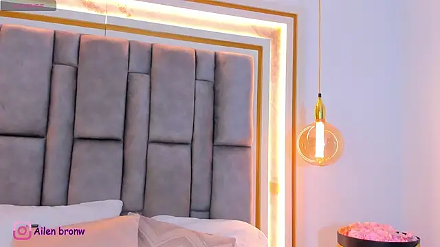 elianabrown online show from March 14, 2:01 am