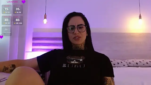 Snapshot of Anny_Fetish chatting on October 23, 4:24 pm Anny Fetish online show from October 23, 4:24 pm
