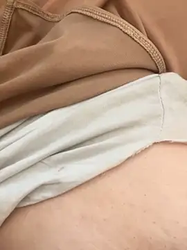 yzabell18 online show from December 19, 8:06 am