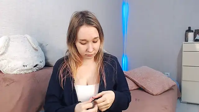 lovely hayley online show from February 2, 9:58 pm