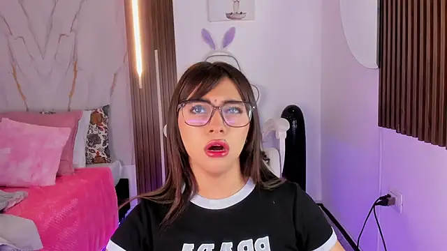 mia six66 online show from September 27, 11:50 am