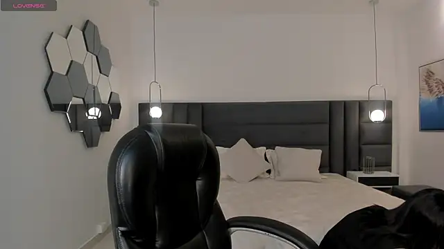 KatieStonne online show from December 17, 3:00 am