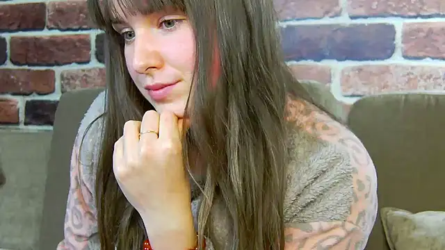 Sofia Hugs online show from October 10, 7:19 pm