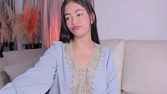 azzahara069 online show from August 6, 6:15 pm