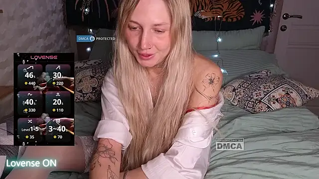 GoodGirl0024 online show from March 22, 8:37 pm