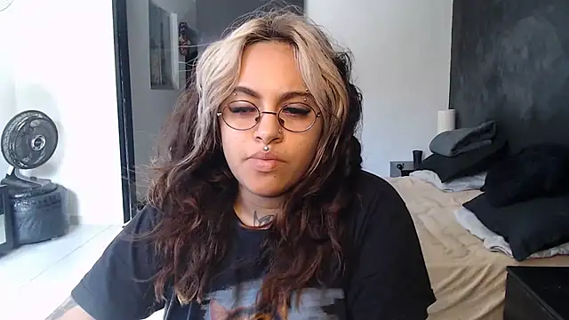 lolafairytail online show from November 21, 5:26 pm