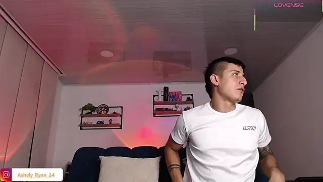 ashely ryan24 online show from March 9, 11:52 pm