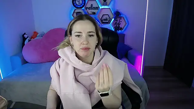 SabrinViolet online show from February 27, 9:20 am