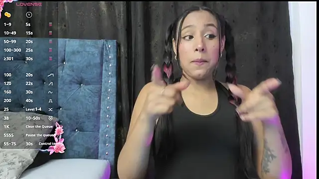 katia  dann online show from March 31, 9:59 pm