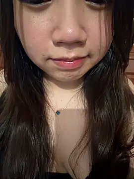 Hotellinh12 online show from May 9, 3:47 pm